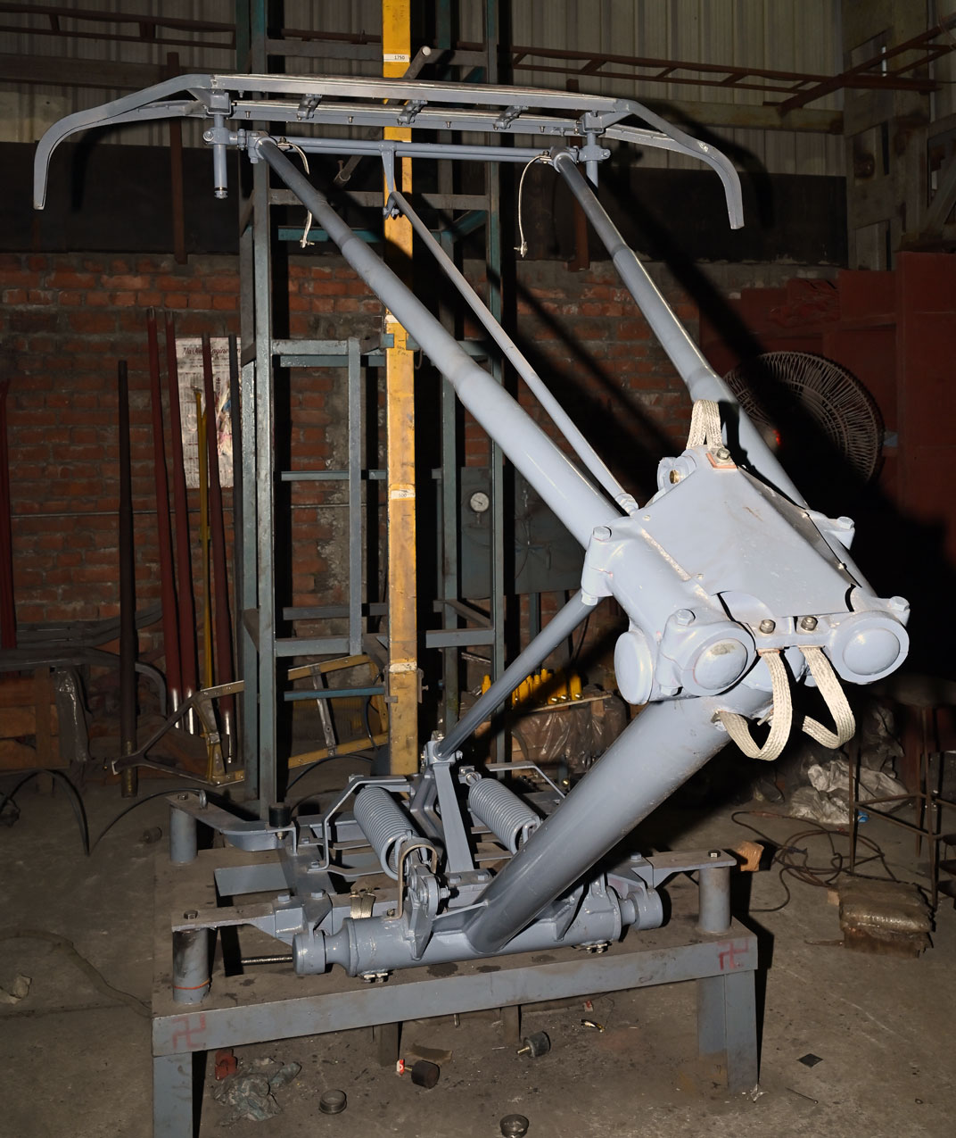 Freight pantograph